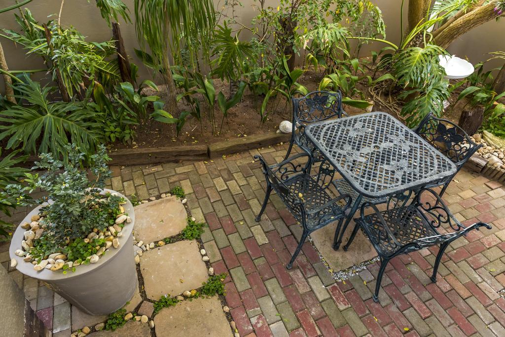 Kingfisher Guesthouse Port Elizabeth Exterior photo